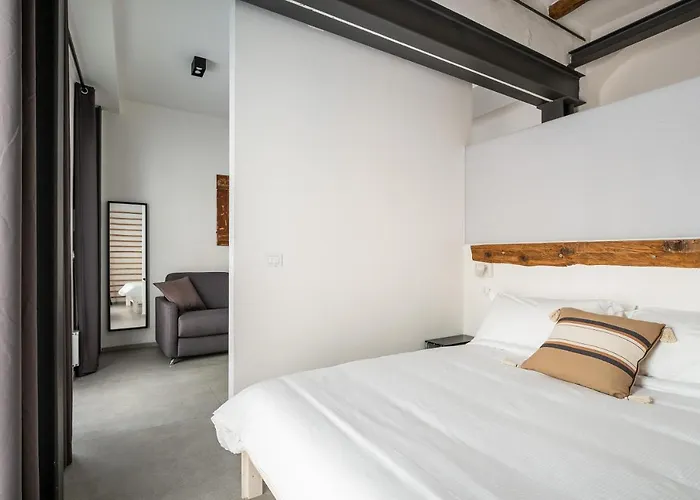 San Michele By Wonderful Italy * Bolonia